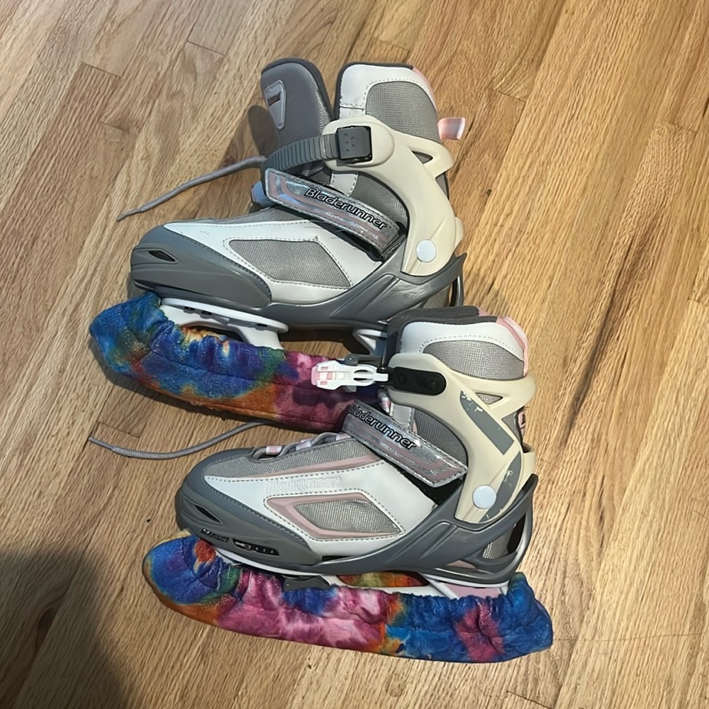 Kids blade runner skates